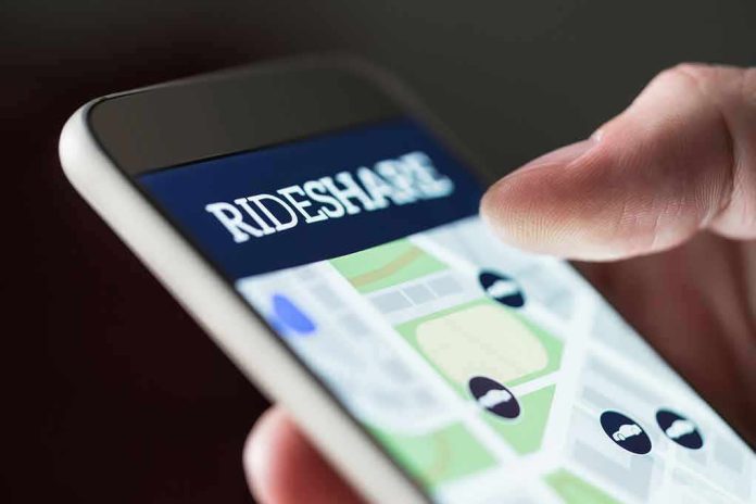 shutterstock_1204137538.jpg rideshare