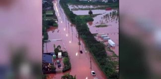 Hawaii suffers worst flooding in 20 years and forecasters warn